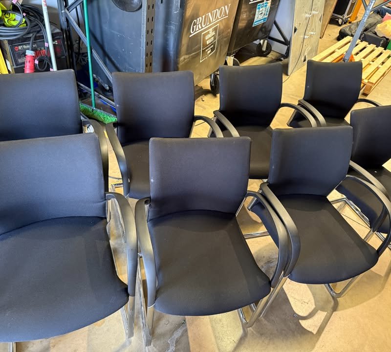 8 x Black Cantilever Meeting / Boardroom Chairs