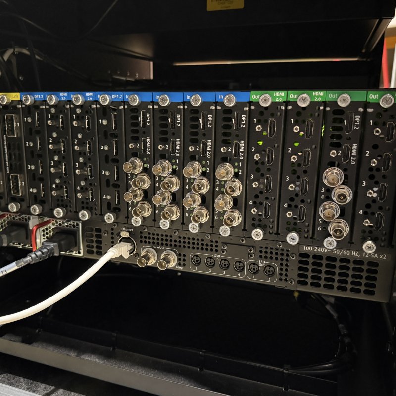4K SCREEN MANAGEMENT SYSTEM - BARCO E2 GEN 2